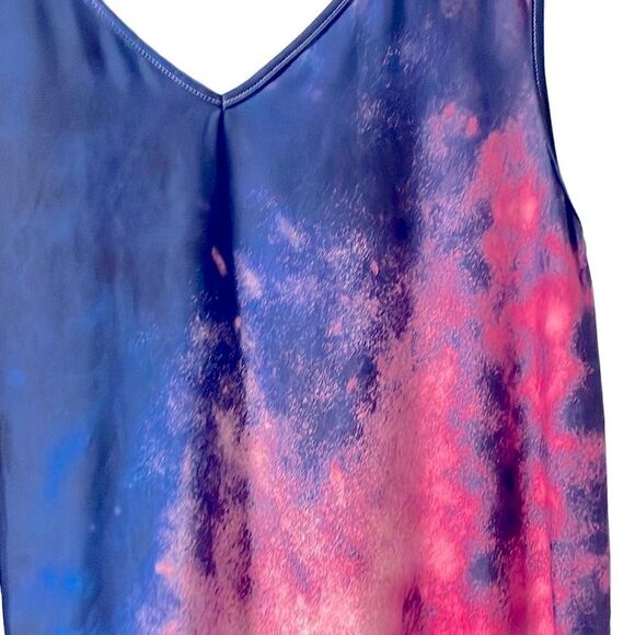 Sakurafina v-neck cosmic print tank in blue & pink size 1X - Picture 3 of 11